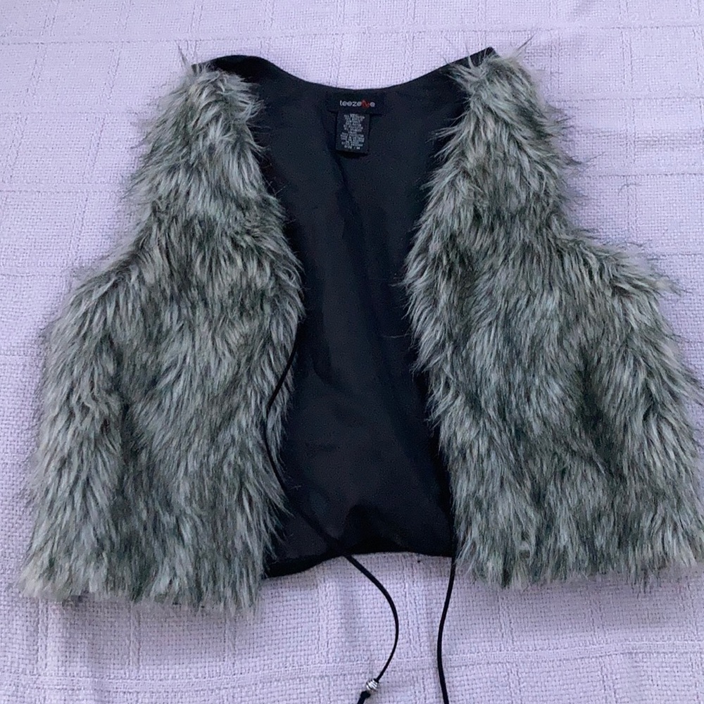 Fur vest